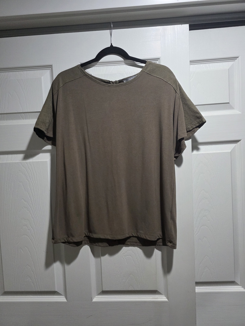 Wit & Wisdom Olive Short Sleeve Crewneck Tee